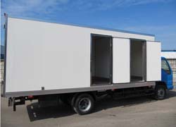 Промтоварный грузовик-фургон Промтоварный грузовик-фургон